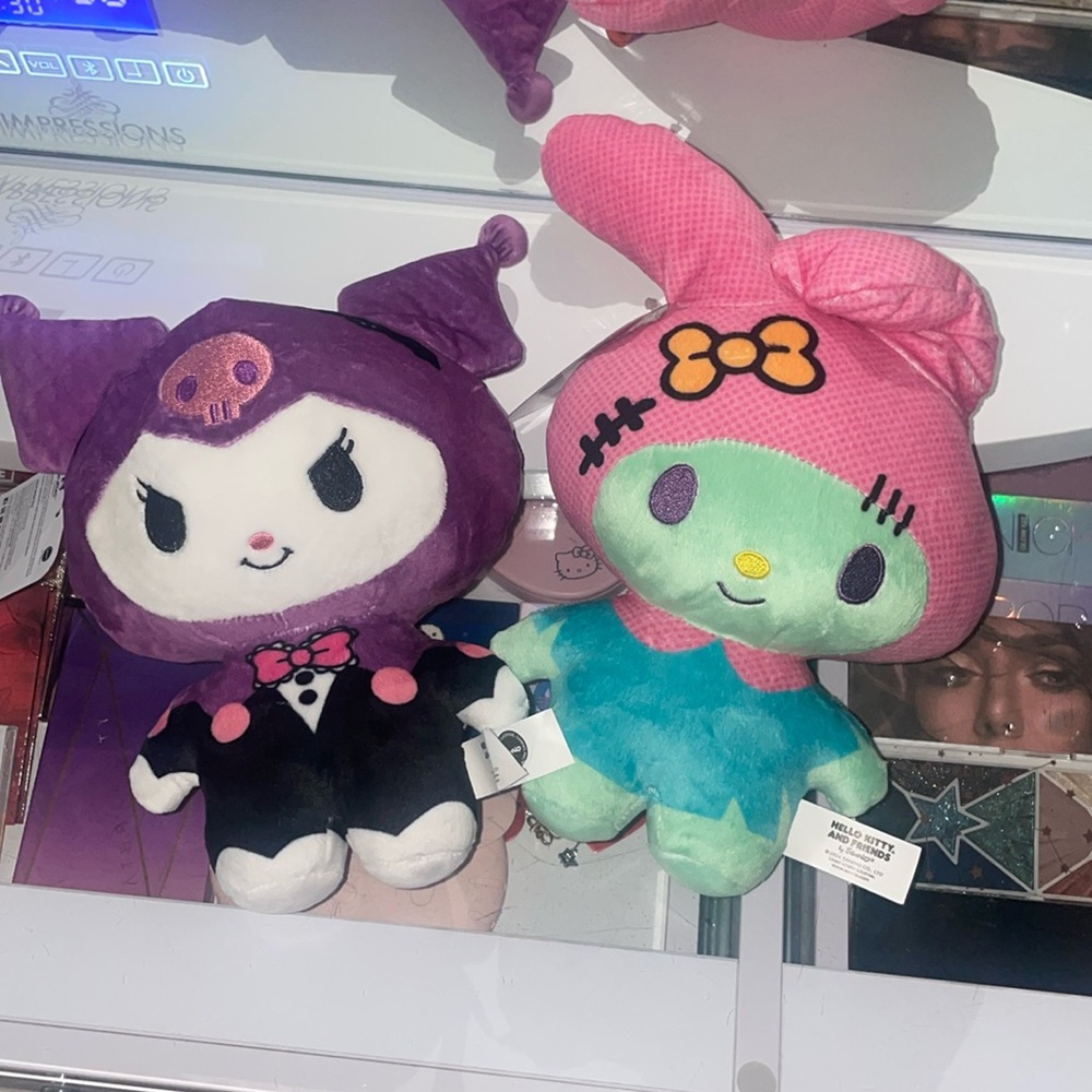 Halloween 🎃 Kuromi and My Melody plushies